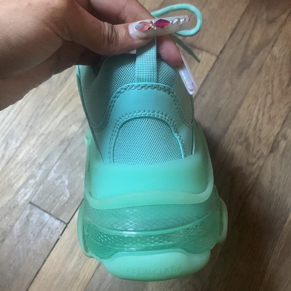 BALENCIAGA men size 41 (8 US) Mint color - Picture 5 of 9